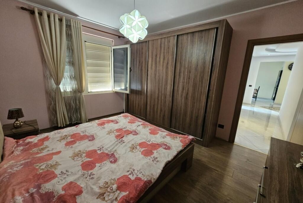 Ne Fresk Shitet Penthouse Ekskluziv 119.3 m² + 151.2 m² Verandë !