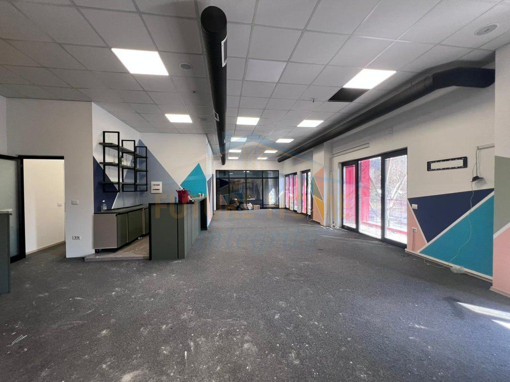 Qera, Ambient Biznesi, Farmacia 10, Tiranë.