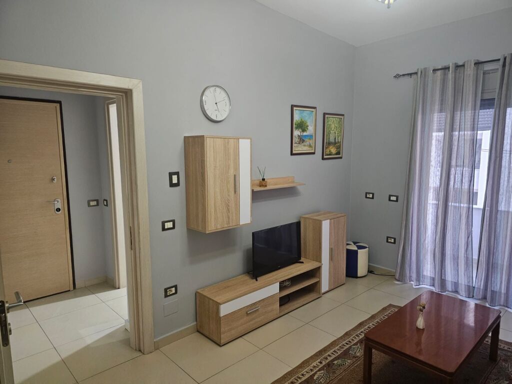 1+1,furnished at the Albanian post office Wilson square, 500 thousand lek negotiable