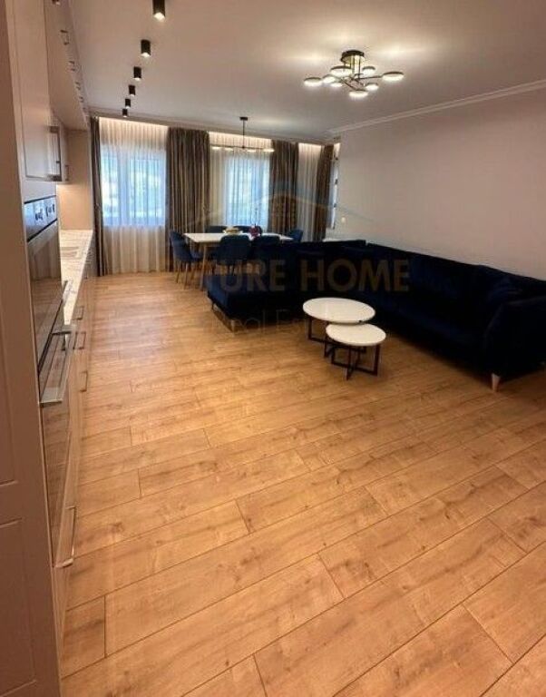 Affitto, 3+1+2+Posto auto, Stazione ferroviaria, Tirana.