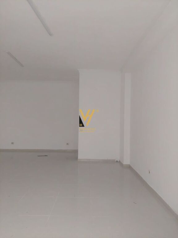 NEGOZIO IN AFFITTO 60 M2 A KODRA E DIELLIT 40.000 LEKE