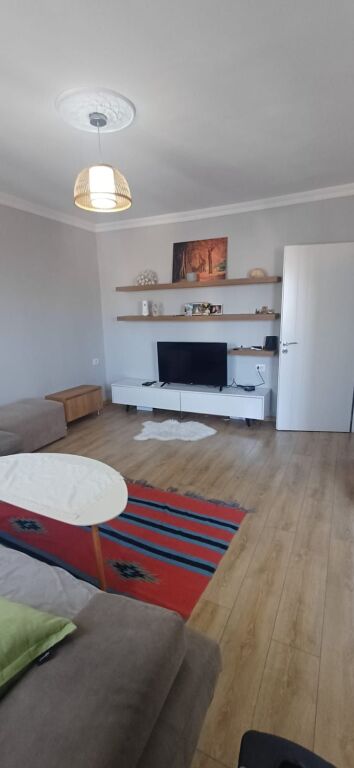 Shitet apartament 1+1 ne Laprake