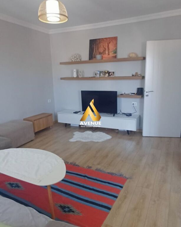 Shitet Apartament 1+1 i Mobiluar Pranë Spitalit Ushtarak,Tiranë