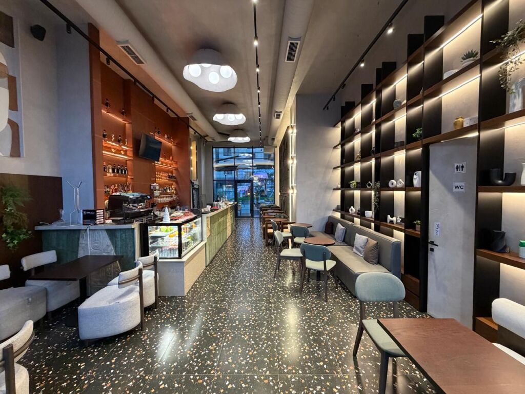 Bar/Kafe - Për Shitje - Rruga Xhanfize Keko, Tiranë(ID: 530581007-121)