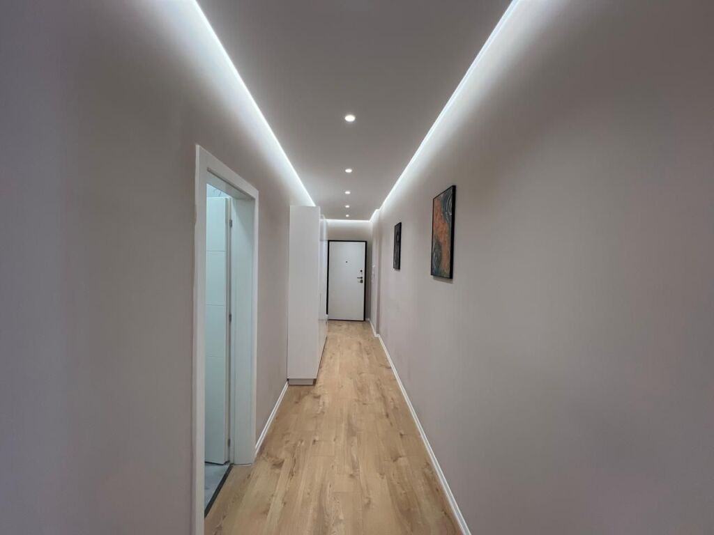 Apartament 2+1+2 plus post parkimi  me qira ne Rr.Jordan Misja tek Bulevardi i Ri