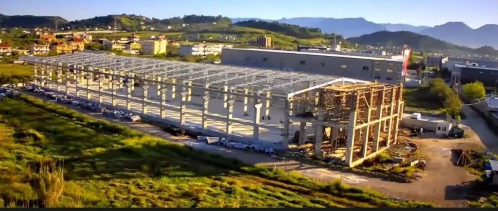 MAGAZZINO IN AFFITTO 4400 M2 PRUSH 20.000 EURO FH-58542