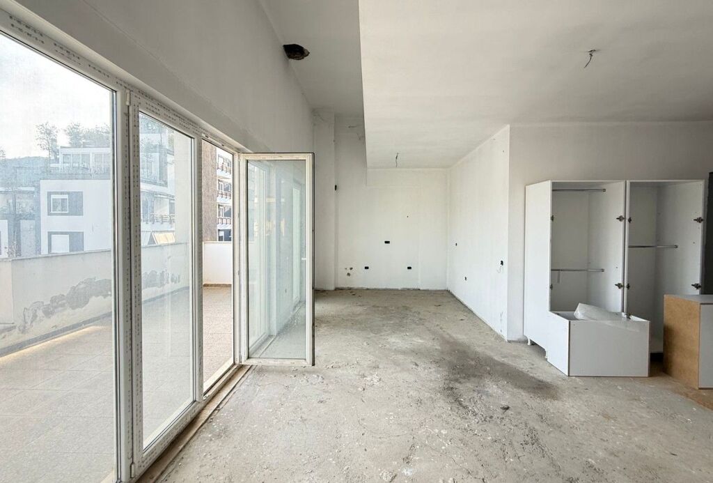 Shitet Apartament 3+1+2 + Depo – Kompleksi FZ, Liqeni i Thatë