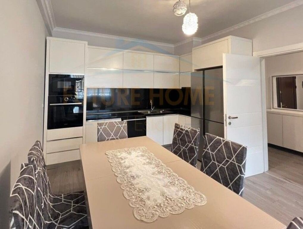 Qera, Apartament 2+1+2, Unaza e Re, Tiranë.