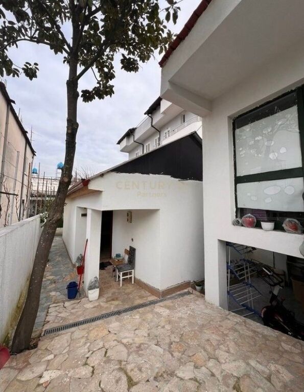 Private house for sale 1+1 with commercial space