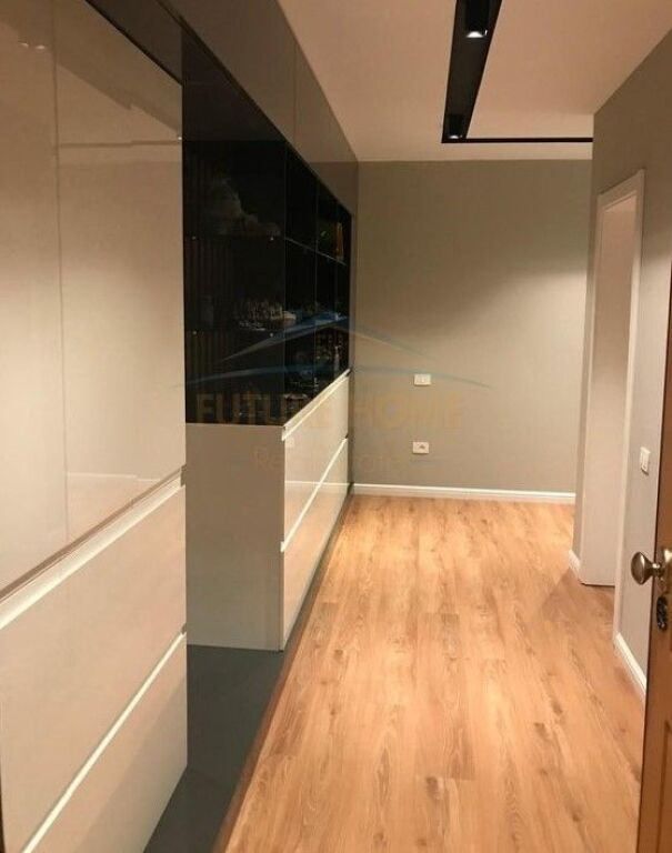 Rent, Apartment 2+1, University Book