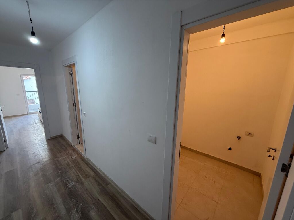 📣 RENT Apartment 1+1 With Storage 📍 Kombinat ✨  🏢 New Building 🪜 2nd Floor (With Elevator) 📐 Area 98 m2 🛋️ Partially Furnished  💶 Price 35,000 Leke/Month