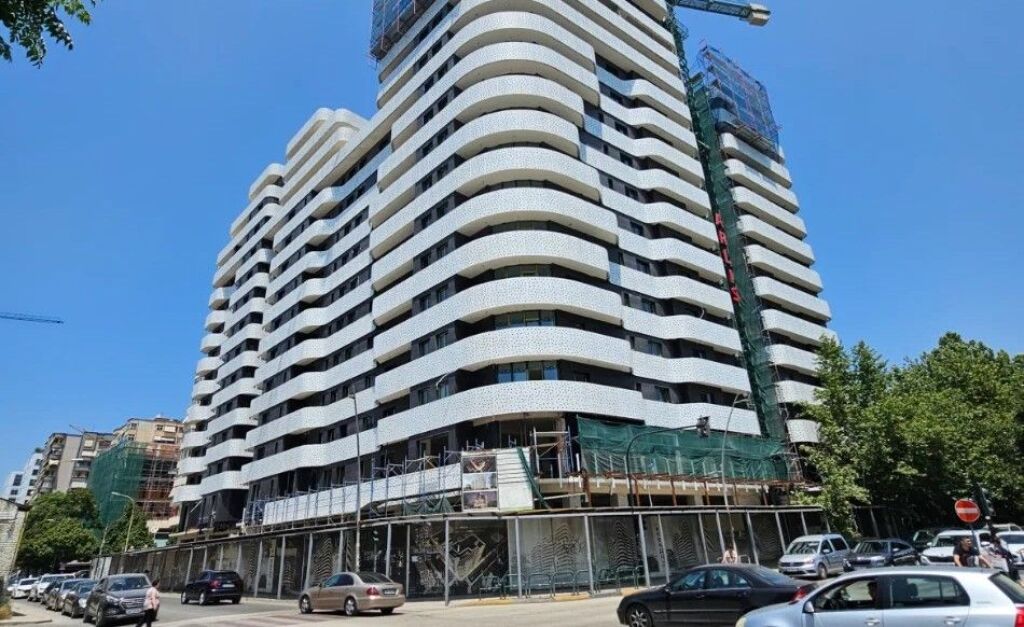 🏡 Shitet Apartament 1+1 – Corner Residence, Rruga e Kavajes