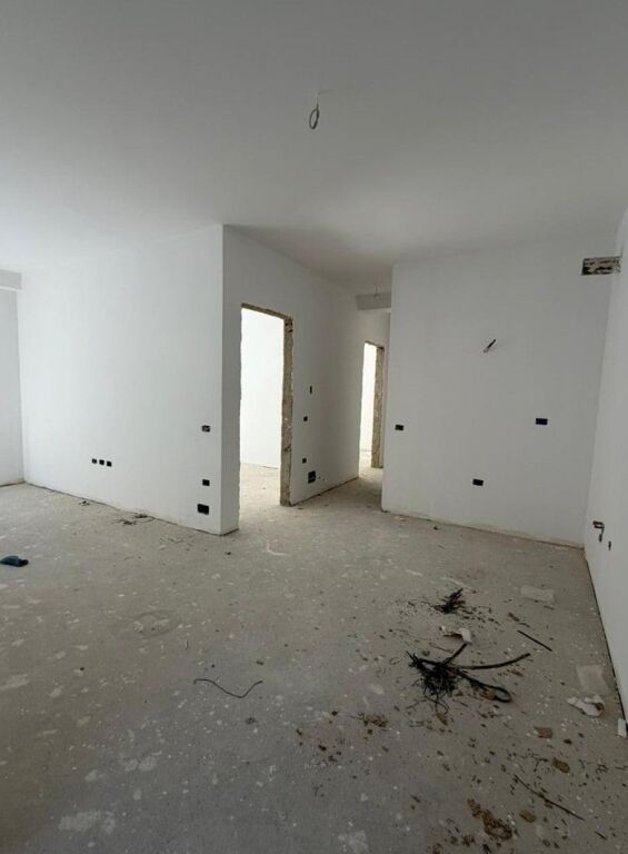 2+1 apartment for sale Ali Demi, electric market