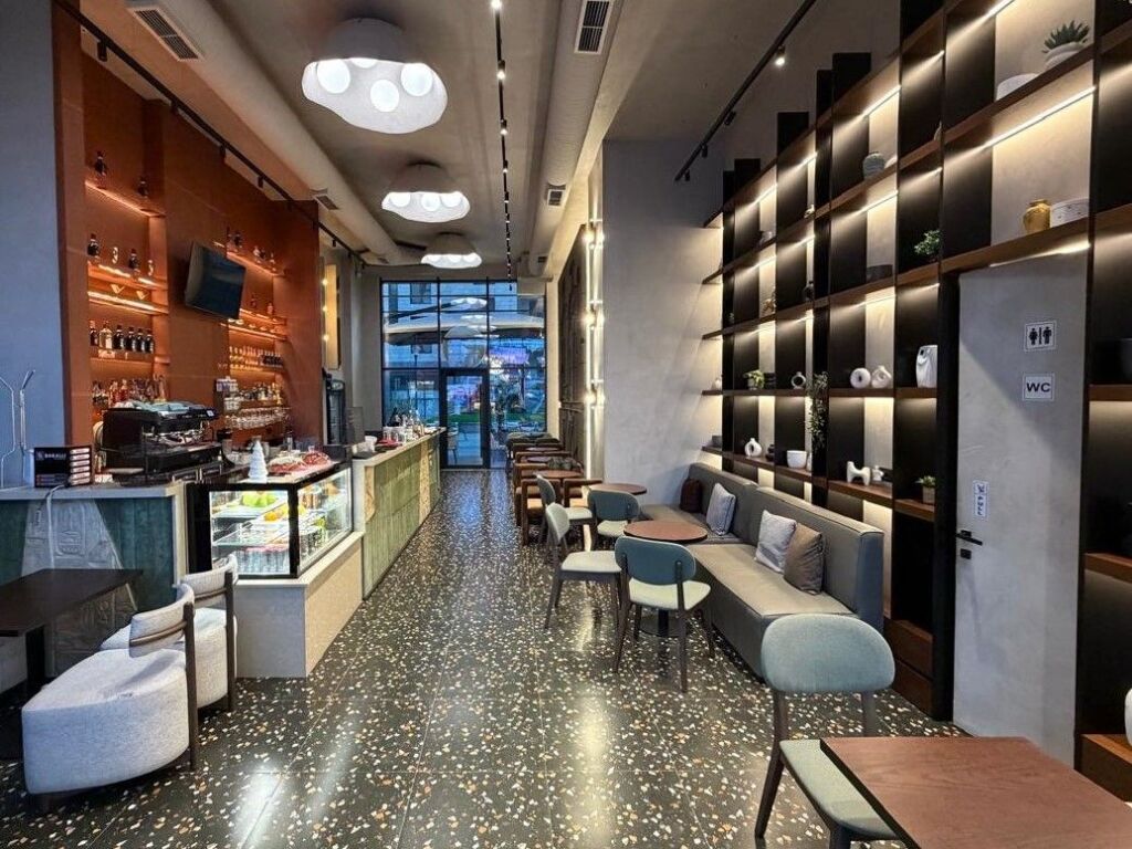 Bar/Kafe - Për Shitje - Rruga Xhanfize Keko, Tiranë(ID: 530581007-121)