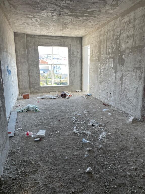 Shitet apartament 1+1