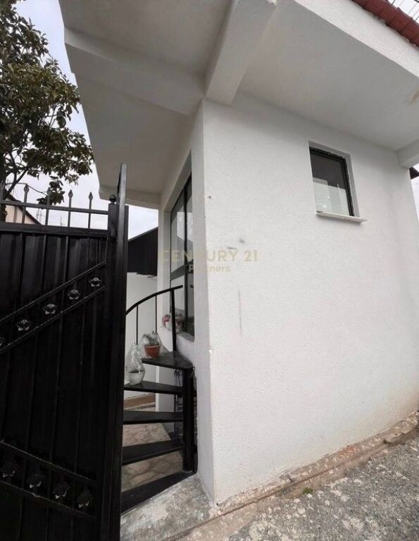 Private house for sale 1+1 with commercial space