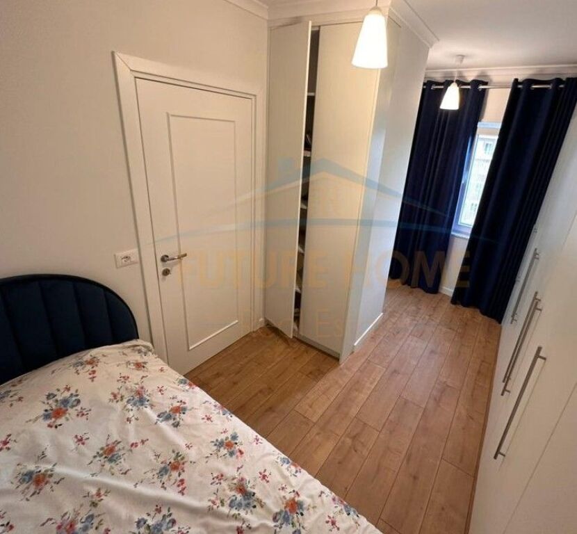 Affitto, 3+1+2+Posto auto, Stazione ferroviaria, Tirana.