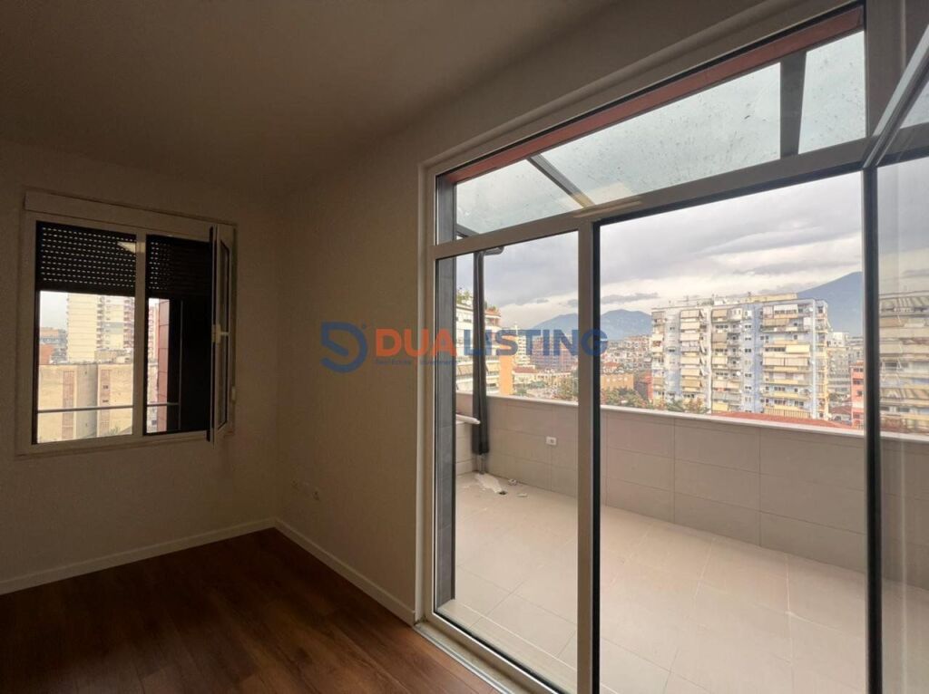 Zyrë me qera në zemër të Tiranës! 📍 Toptani – përballë Parlamentit