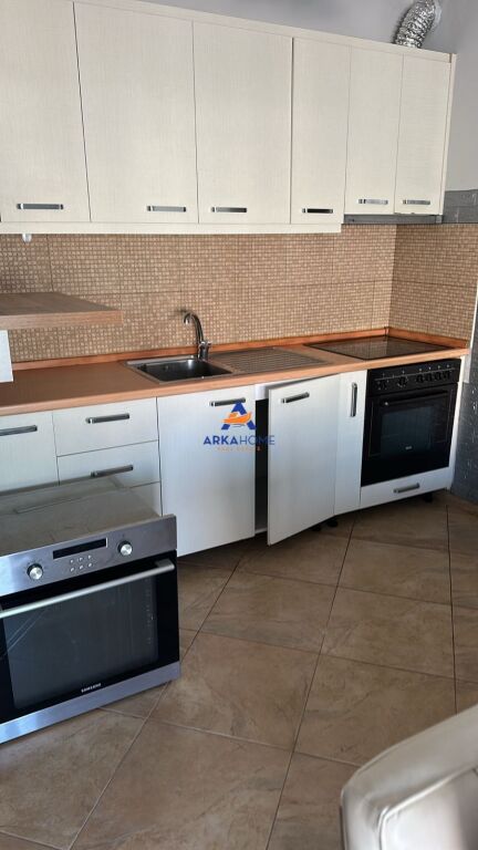 APPARTAMENTO IN AFFITTO 2+1+VERANDA "PALLATET CABEJ" 50000 LEKE (TRATTABILE SE ARREDATO) O 35000 LEKE (PARZIALMENTE ARREDATO)