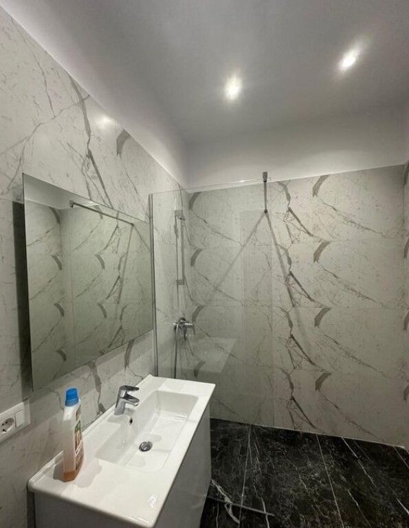 Affittiamo un appartamento 2+1 appena arredato vicino al Nuovo Bazaar!