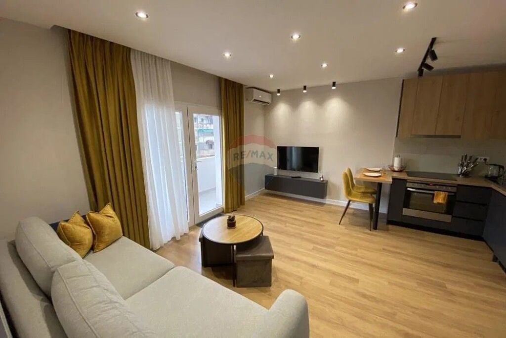 APARTAMENT 1+1 NE QENDER-PAZARI RI