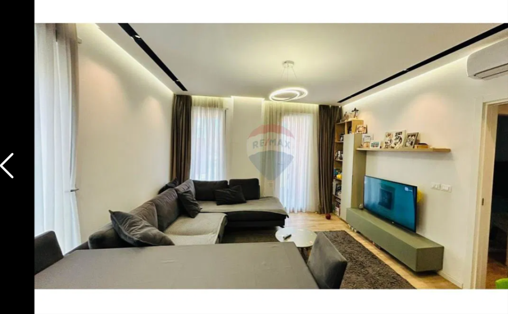 Apartament per shitje 1+1 tek Sheshi Karl Topia