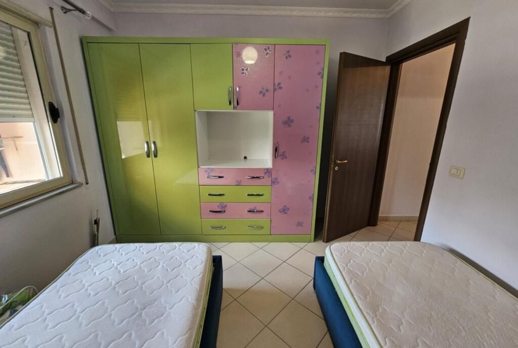 Tek Jordan Misja Jepet Me Qira Apartament 2+1+2 I Mobiluar!