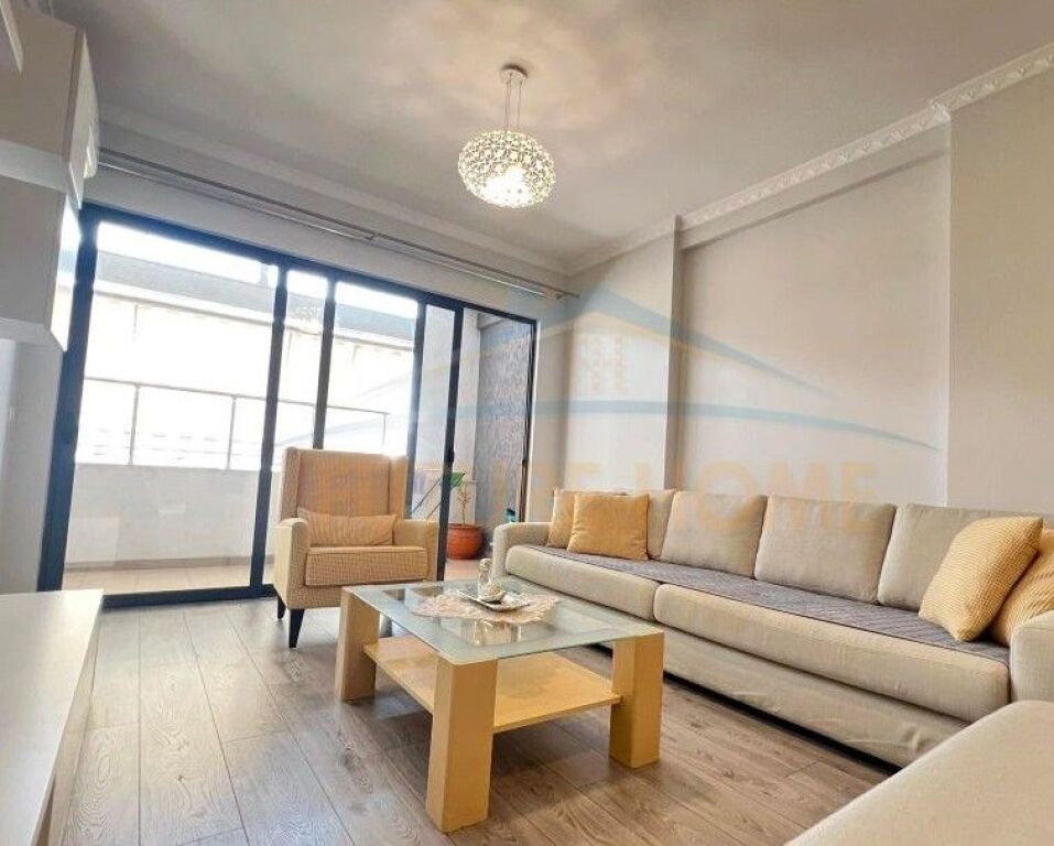 Qera, Apartament 2+1+2, Unaza e Re, Tiranë.