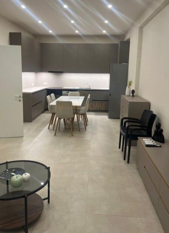 Affitto, Appartamento 2+1+2+Posto Auto, Ex Dogana, Tirana.