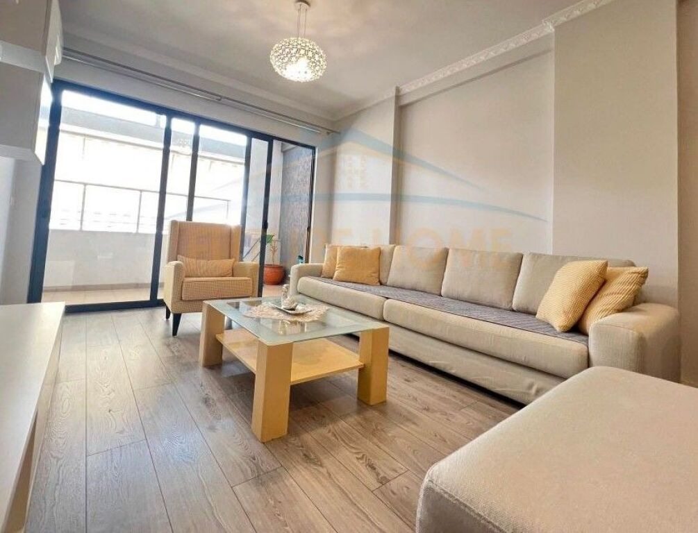 Qera, Apartament 2+1+2, Unaza e Re, Tiranë.