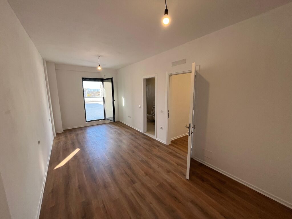 Appartamento 2+1, Porcellana!