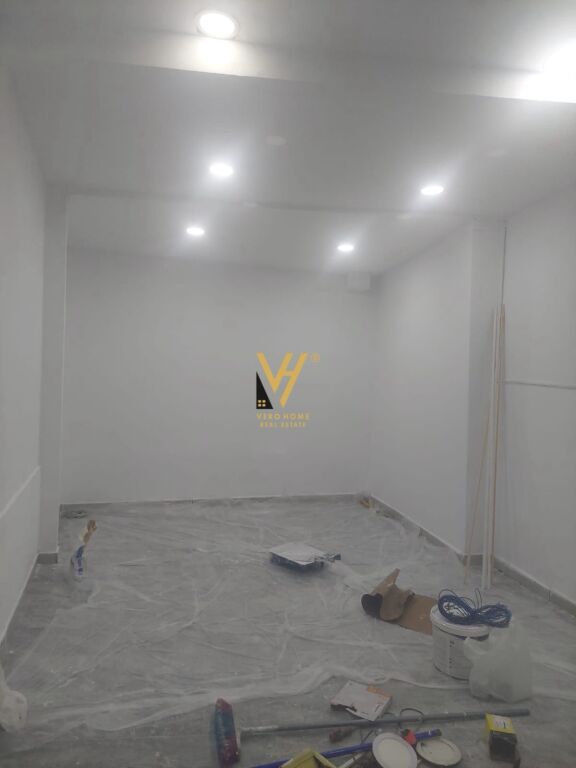 AFFITTASI NEGOZIO 50 M2 A SELITE 35.000 LEKE