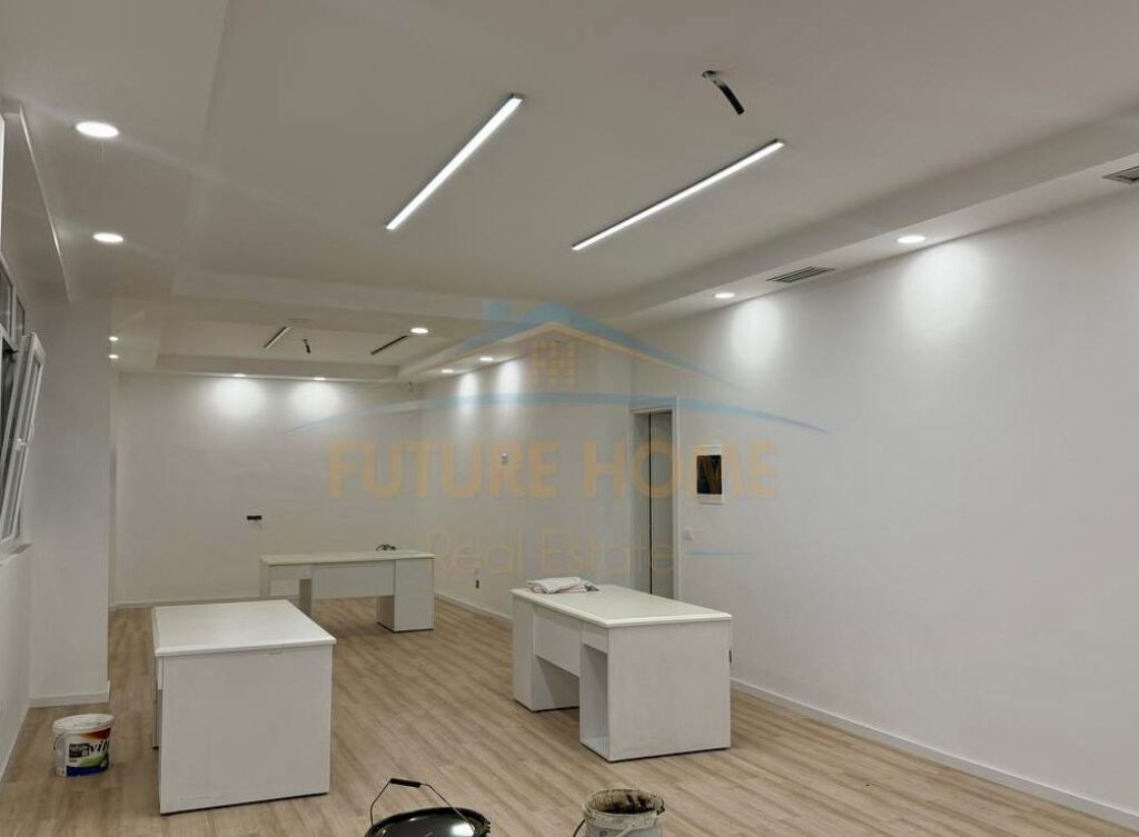 Qera, Ambient Biznesi, Rruga "Vllazen Huta", Brryli