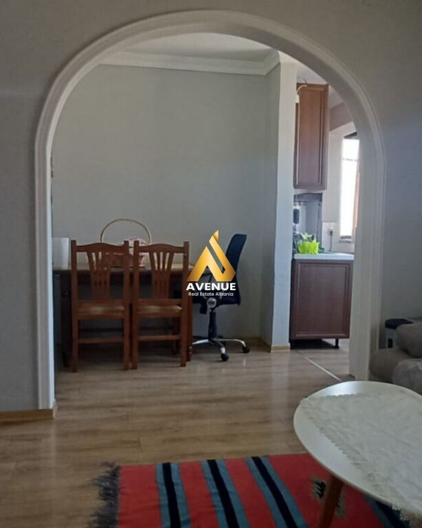 Shitet Apartament 1+1 i Mobiluar Pranë Spitalit Ushtarak,Tiranë