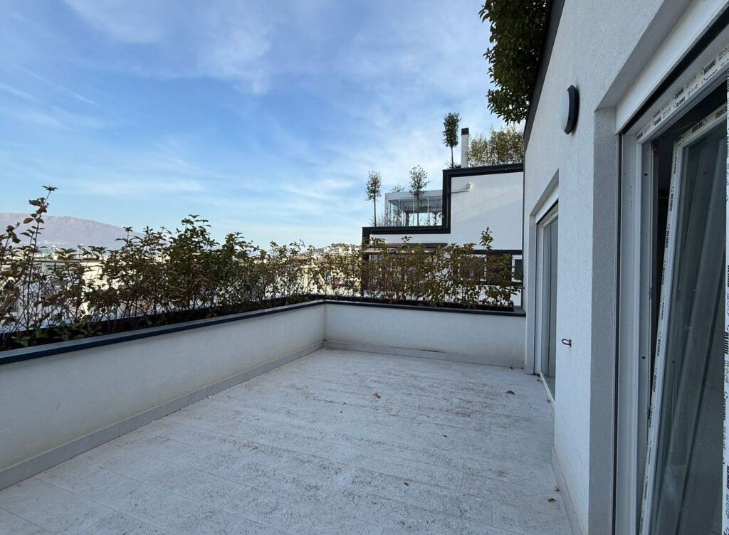 Shitet Apartament 3+1+2 + Depo – Kompleksi FZ, Liqeni i Thatë