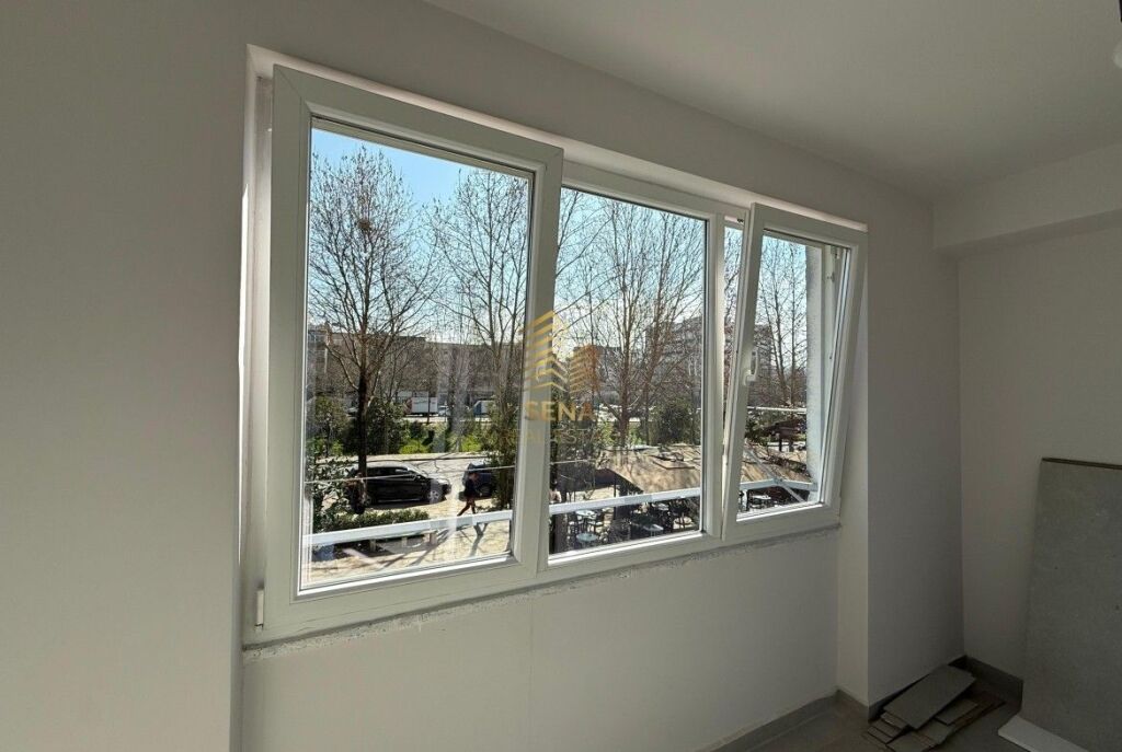 Qira, Ambient Biznesi, përballë Maternitetit të Ri, 1300 Euro/muaj Neto