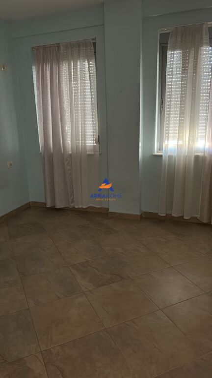 APPARTAMENTO IN AFFITTO 2+1+VERANDA "PALLATET CABEJ" 50000 LEKE (TRATTABILE SE ARREDATO) O 35000 LEKE (PARZIALMENTE ARREDATO)