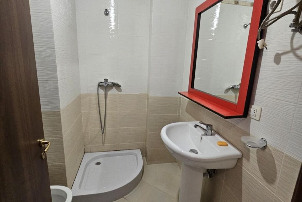 Tek Jordan Misja Jepet Me Qira Apartament 2+1+2 I Mobiluar!