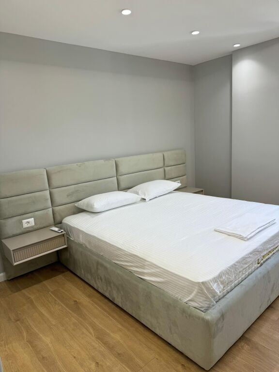 Apartament 2+1+ post parkimi ne shitje ne Vlore, prane Skeles.