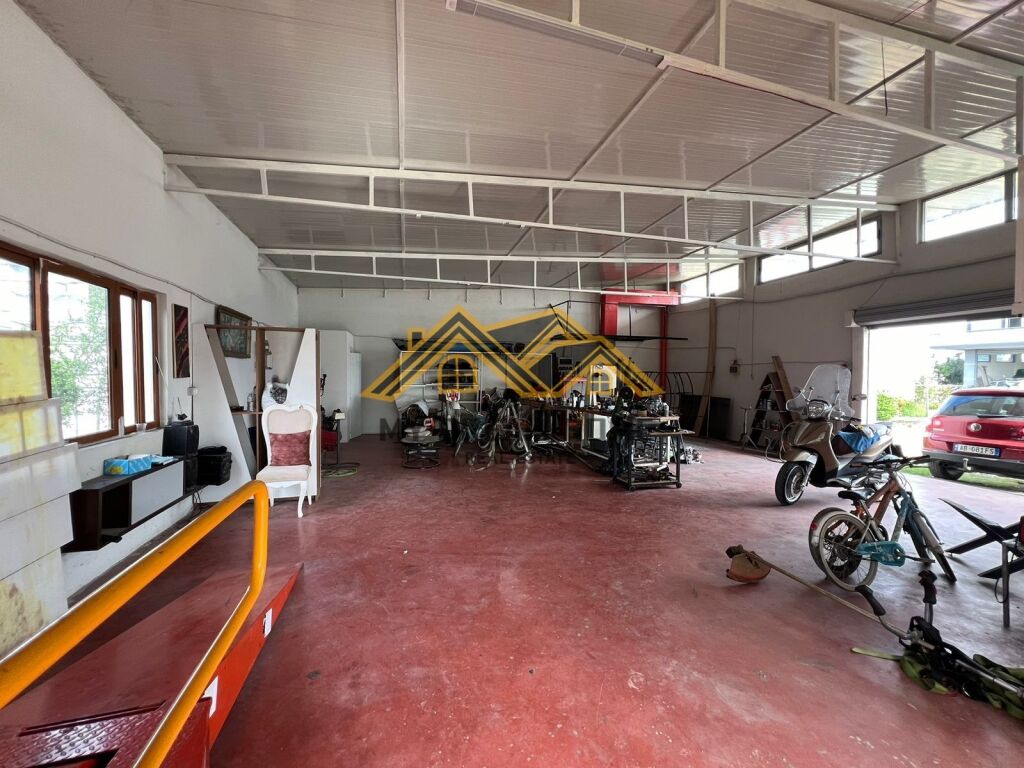 JEPET ME QERA MAGAZIN NE ISH KENETE DURRES!