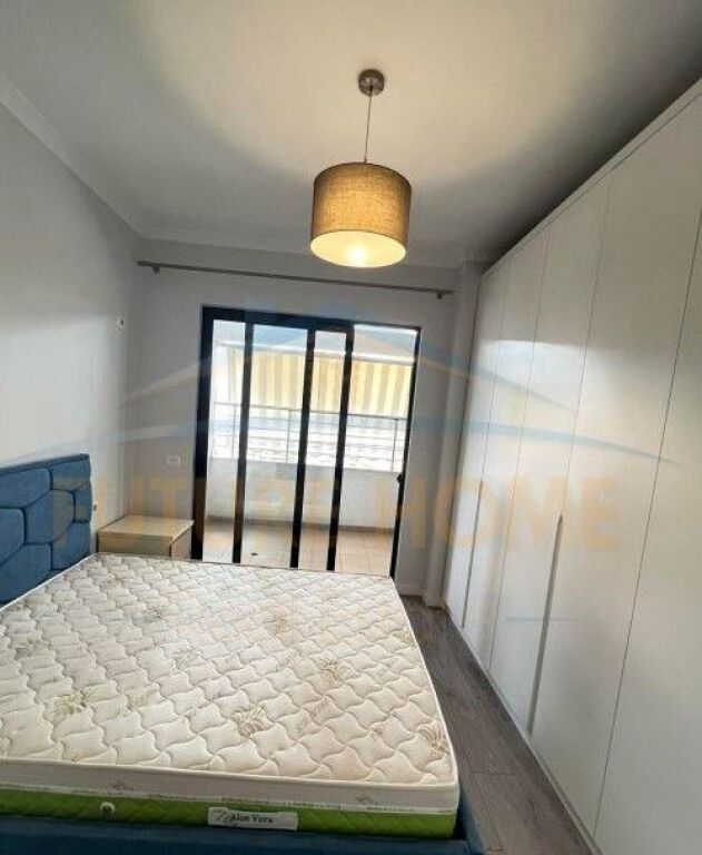 Qera, Apartament 2+1+2, Unaza e Re, Tiranë.