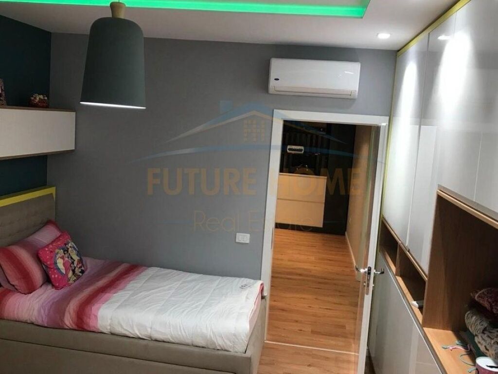 Rent, Apartment 2+1, University Book