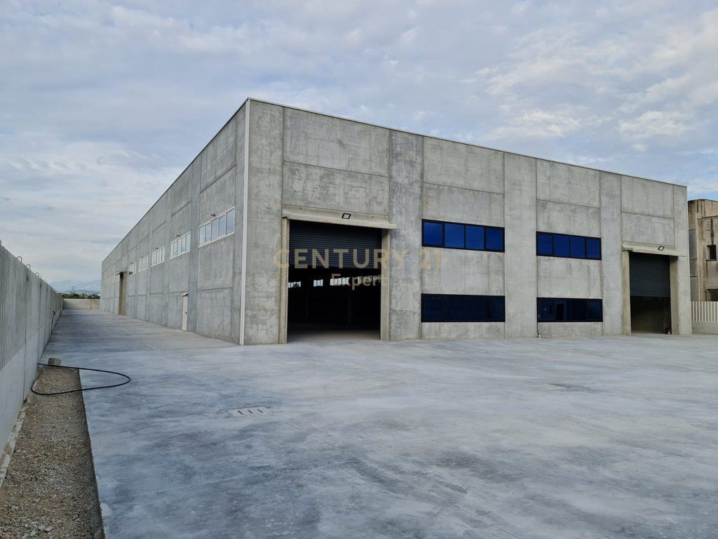   Kapanon me qira ne autostraden Tirane-Durres