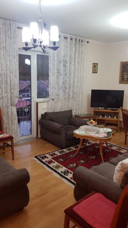 Apartament 1+1 me qera i mobiluar ne Ali Dem tek Bar Kritea