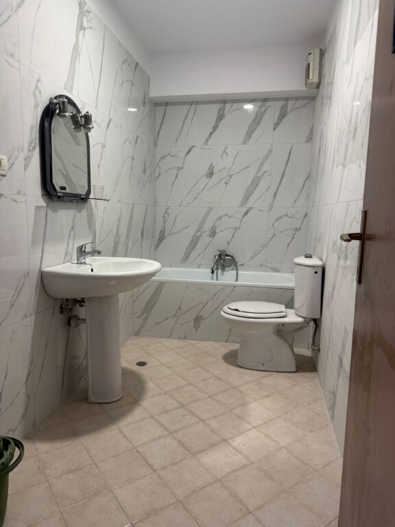 Zyre me qira tek Garda - Bllok