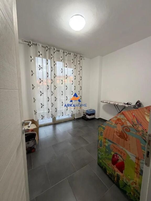 JEPET APARTAMENT ME QERA 2+1 SHKOZE 500 EURO