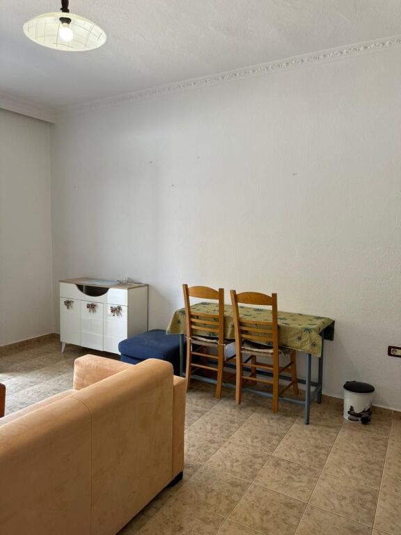 Appartamento in affitto 1+1 ad Astir