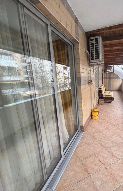 Jepet me qira apartament 2+1+2 në Astir