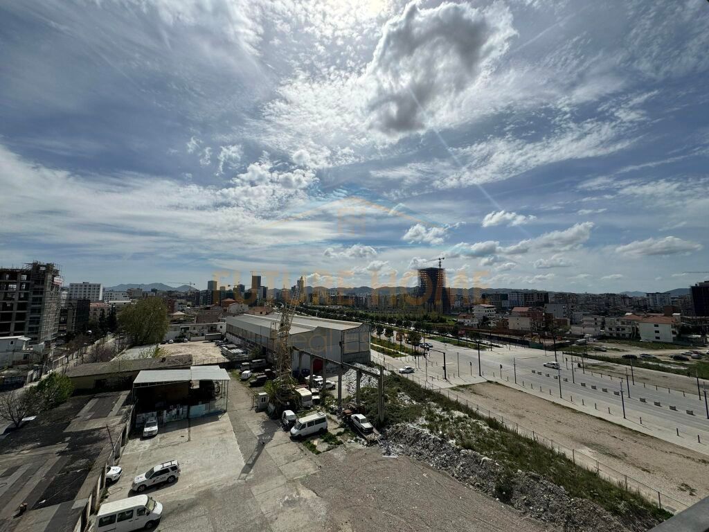 Affitto, Appartamento 2+1+2+Posto Auto, Viale Nuovo. 800 €