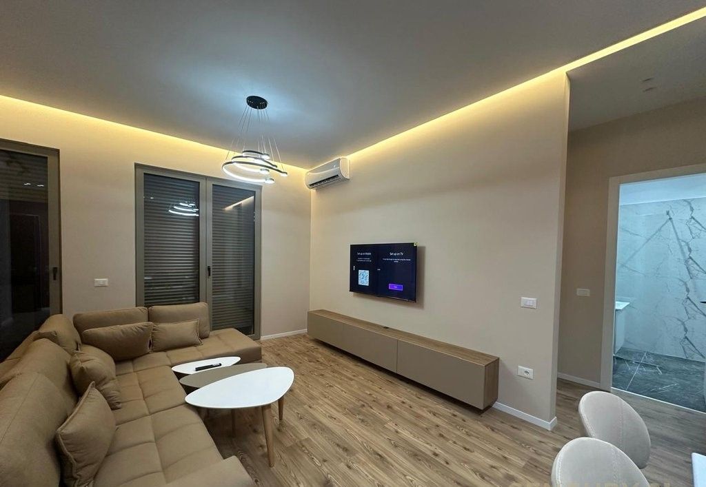 Affittiamo un appartamento 2+1 appena arredato vicino al Nuovo Bazaar!